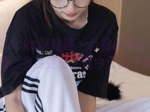 BoBoSocks袜啵啵 – 当豹纹黑丝与稚予碰撞，竟然变成了我今天的壁纸。