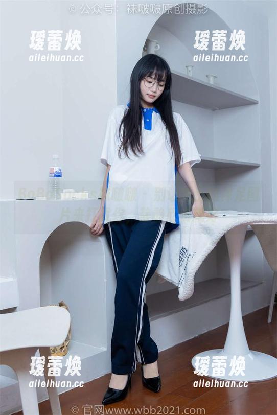 BoBoSocks袜啵啵 - 别让芝士的裸足图片来打扰你，静静欣赏就好