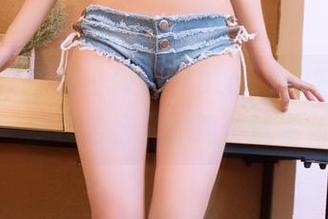 GIRLT果团网 – 何梦兮Stacy的好奇心：丝袜合集里的照片迷雾