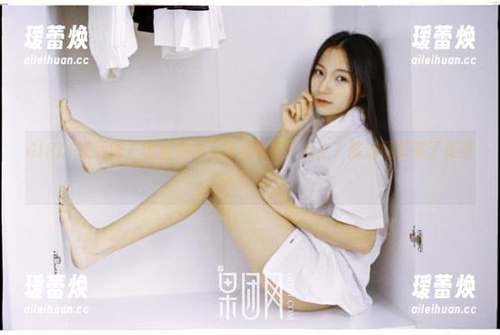 GIRLT果团网-陈迪娅 GIRLT果团网 - 谁说棉袜不能出现在壁纸上?陈迪娅带来了美图新潮流!