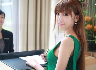 MyGirl美媛馆 – 奈美nana的私拍：油亮得像刚从烤箱里拿出来的饼干——谁能抵挡这种诱惑呢？