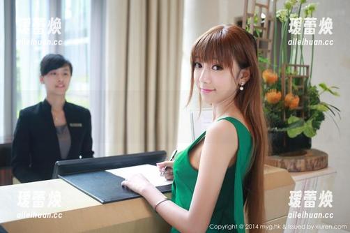MyGirl美媛馆 - 奈美nana的私拍：油亮得像刚从烤箱里拿出来的饼干——谁能抵挡这种诱惑呢？
