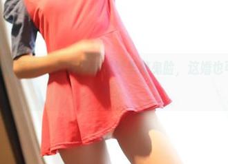 ROSI – 最新写真：杨晨晨在婚纱里做鬼脸，这婚也可能不太正经。