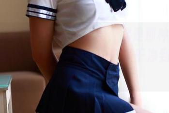 ROSI的婚纱，私房原图，就是那种会让你羡慕的“哇”一声……背景干净到没有情敌。