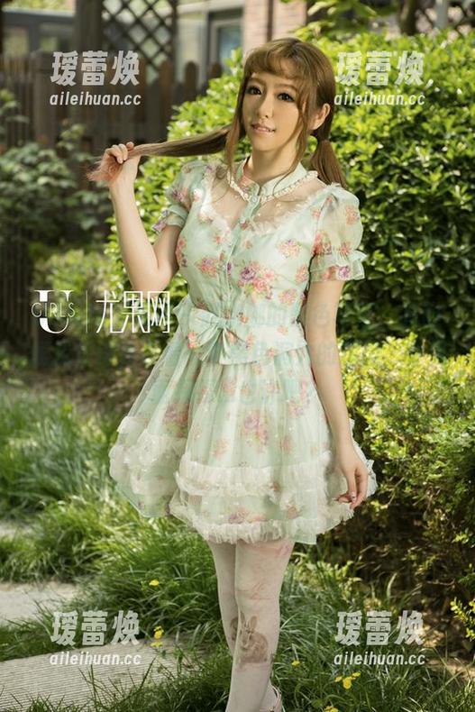 UGirls尤果网-赵娜娜 UGirls尤果网 - 赵娜娜的黑色写真,有时候我觉得我在看一个黑色洞穴的深邃,往里面探探...也许吧?