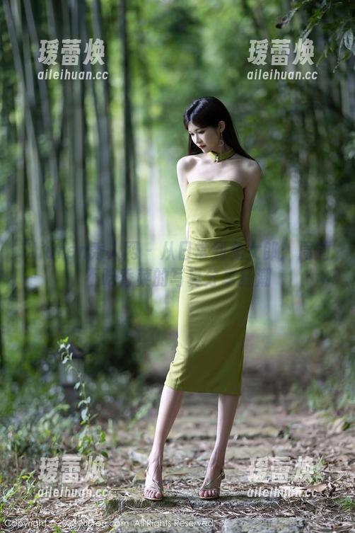 Xiuren秀人网-周周不吃香菜 Xiuren秀人网 - 从日常到兔女郎:周周不吃香菜的写真分享狂潮