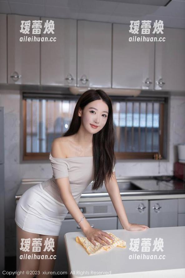 Xiuren秀人网-小蛮妖_honey Xiuren秀人网 - 比基尼打造的小蛮妖_honey,这张美图你可能要多看两眼,别眨眼哦!