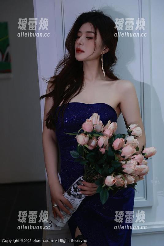 Xiuren秀人网-岁小岁 Xiuren秀人网 - 又见岁小岁的女友…这次高清图册里说的真的有点意思!