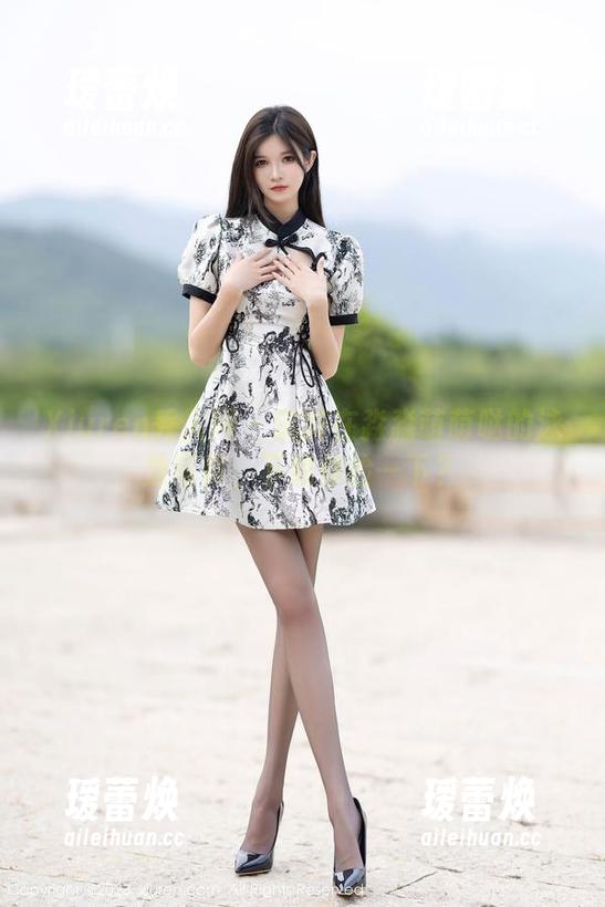 Xiuren秀人网-淼淼萌萌哒 Xiuren秀人网 - 沉醉在淼淼萌萌哒的泳池写真,下载体验一下?