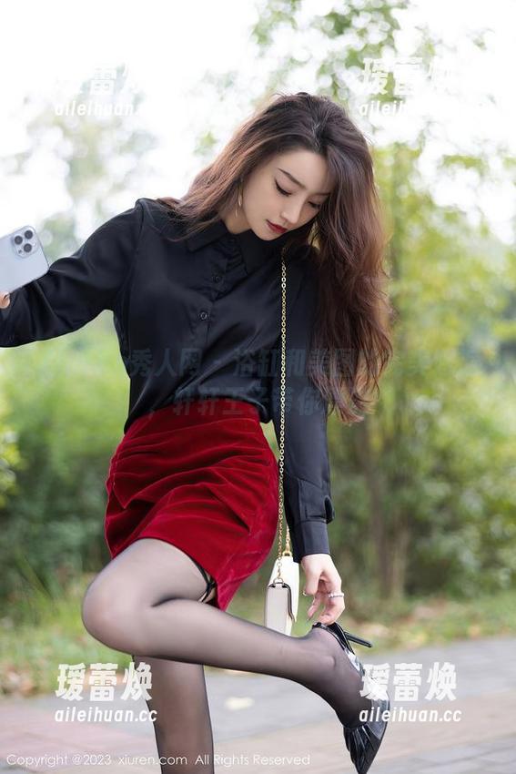 Xiuren秀人网-轩轩王子 Xiuren秀人网 - 浴缸和美图的完美邂逅,轩轩王子带你漂流