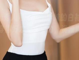 Xiuren秀人网 – 麻布学妹的白衬衫，让人觉得穿得好才是真实力，资源别那么大方。