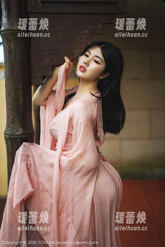 YouMi尤蜜荟 - 玥儿玥er的制服美腿写真集，真的是太犯规了吧，根本不想眨眼！