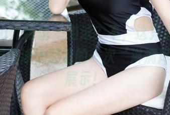YouWu尤物馆 – 游泳？不，这只是FoxYini孟狐狸泳池图包的一次‘淋漓尽致’的展示！