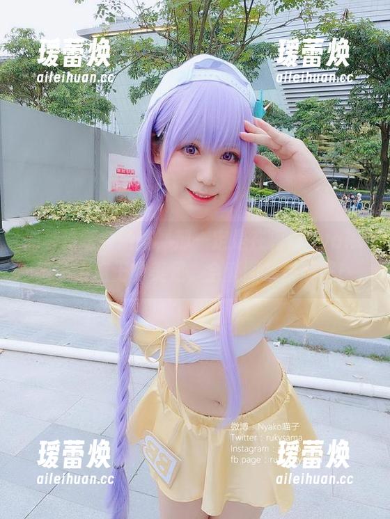 倘若猫咪会走路，那一定是在模仿nyako喵子大魔王的美足，全套图集来解答！