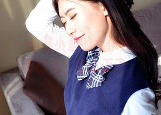 pans – 一边是小鱼的女仆套图，一边是你的心，也忐忑了。