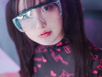 yeeun孙乐乐的清纯图集，你准备好“下载”了吗？不过这野生美少年的“纯”到让我晃了神。