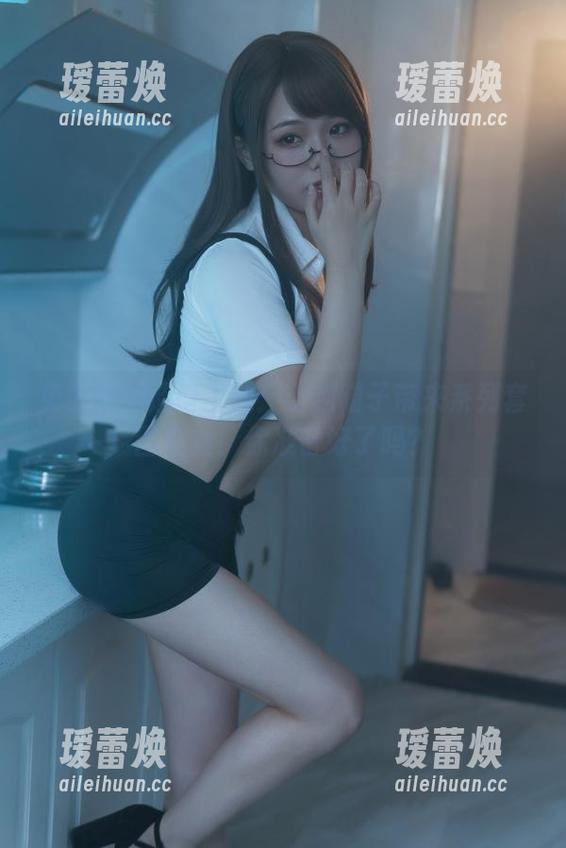 七月喵子 兔女郎新造型上线:七月喵子带来系列套图更新!你准备好了吗?