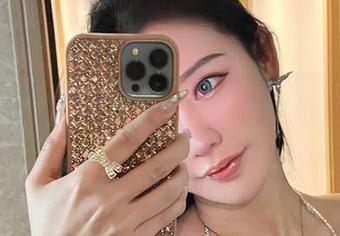 微密圈 – 一张免费不爱笑的赛琳的“豹纹连体”照片，引发我对豹的认知危机！