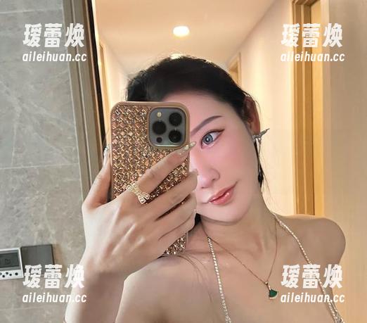 不爱笑的赛琳 微密圈 - 一张免费不爱笑的赛琳的“豹纹连体”照片,引发我对豹的认知危机!