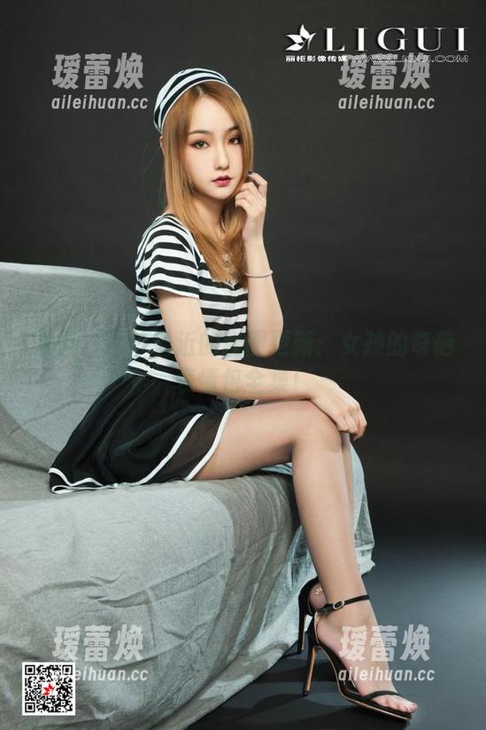 丽柜-汐汐 丽柜 - 汐汐最近的套图更新:女孩的奇葩表情包全集!