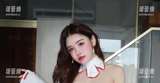 微密圈 - 于芷晴的网袜私房图集，谁能拒绝这样的搭配？这种“堵住嘴”的效果我喜欢。