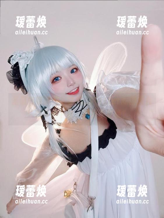 圣诞气氛满满，伊喵_Master的图片礼物等你下载，按到手软哦！