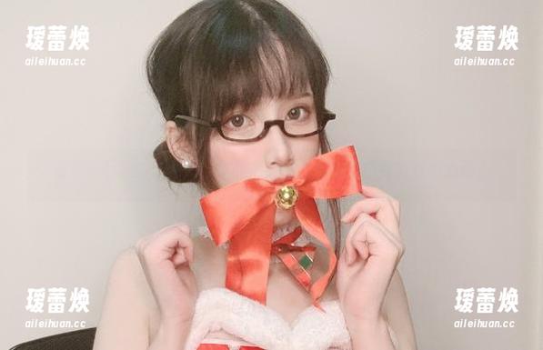 看你十七鸽的“美足”作品更新，为什么会感到有点小心动...