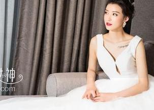 克拉女神 – 脑补泳池场景，珊珊的写真来一张，快点下载啊，别犹豫！