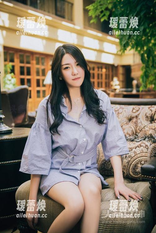 头条女神-李丽莎 头条女神 - 李丽莎的私拍:女神降临,你准备好了吗?