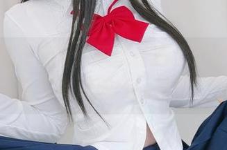 女主K的夏日画像里藏着那朵紫罗兰，也许还有点淘气的微风？