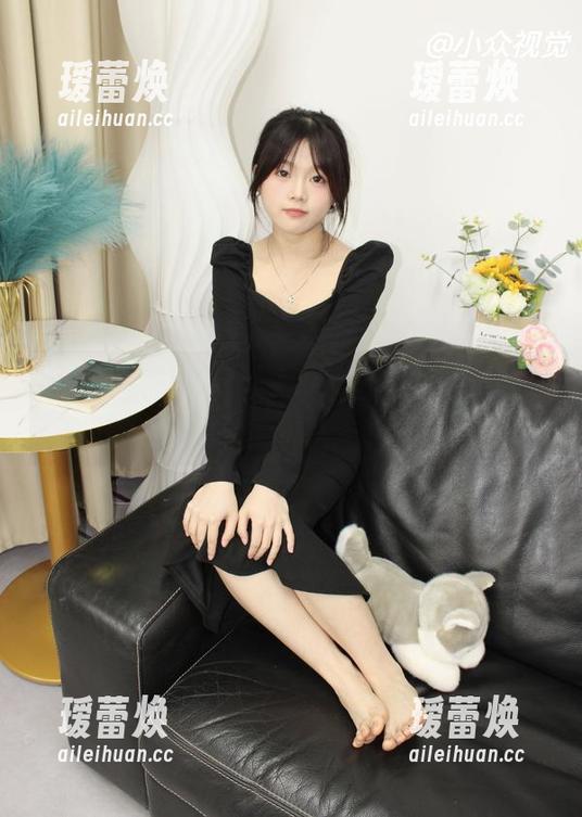 小众视觉-兰兰 小众视觉 - 高清夏天写真集,兰兰带你开启隐藏模式,妆容和微风完美融合!