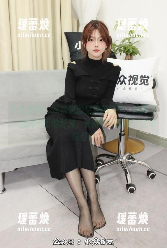 小众视觉 - 从悦悦的空姐精选中，找到了一丝说不出的倔强，长得好看还是个性更吸引？