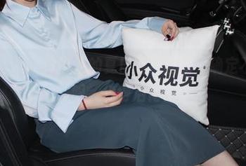 小众视觉 – 玲玲带来的夏日最新套图，确定不来看一眼，免得后悔？