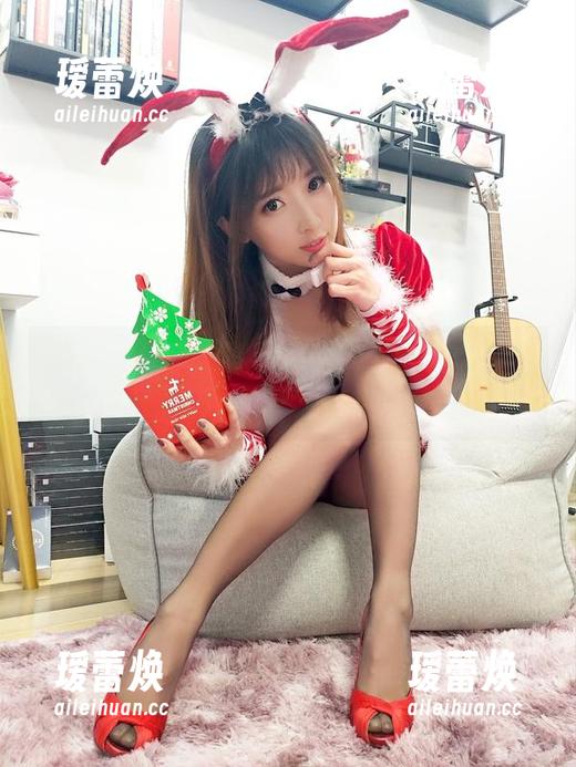 小女巫露娜 小女巫露娜的黑丝美图,猫耳不只是一种装饰,还是一种态度!
