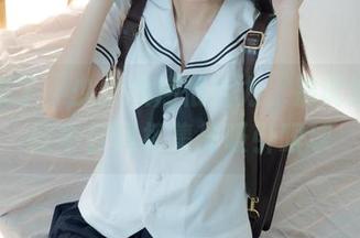 写真来了，少女秩序很给力，别说过膝白丝牛仔短裙集体吸引眼球