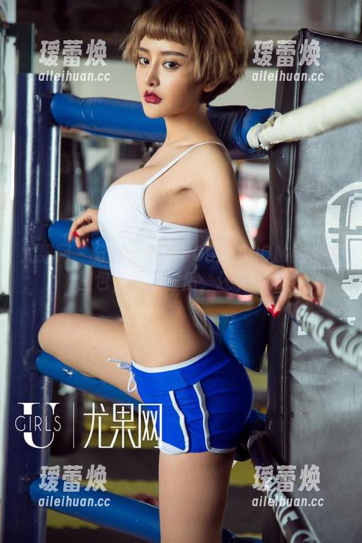 尤果网 - 分享：若彤BOOMBOOM的皮衣图包，不止材质，还有态度