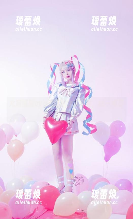 尤猫醒醒ovo的网袜全套写真，让一切都变得有趣