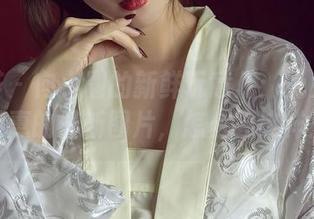 尤蜜荟 – 向小圆的新鲜玩意儿：兔女郎加藤惠的最新图片，怎么会这样？