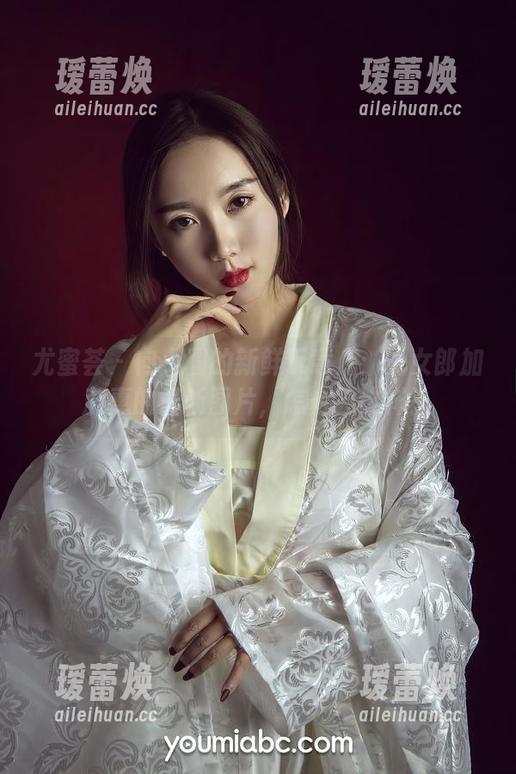 尤蜜荟 - 向小圆的新鲜玩意儿：兔女郎加藤惠的最新图片，怎么会这样？