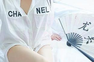 尤蜜荟 – 你肯定不知道，梦心月的最新照片里，套装竟然如此“养眼”！