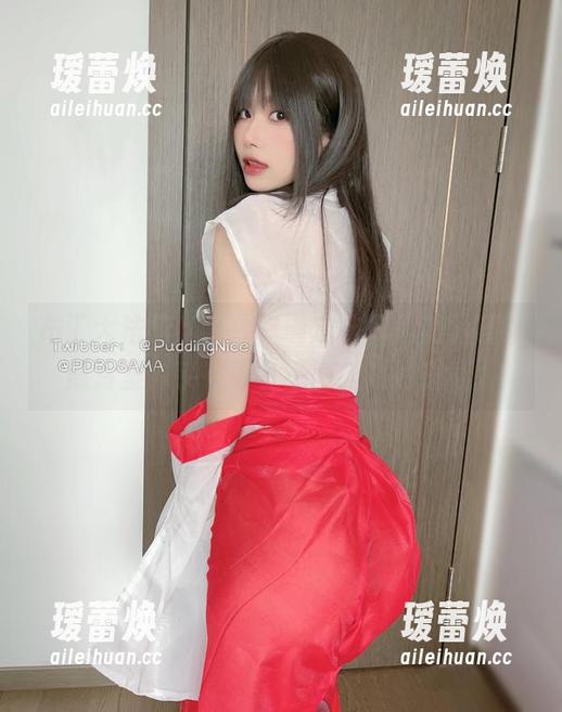 布丁大法 布丁大法的红裙,你确定这只是美图吗?照片里似乎有更多不为人知的深意。