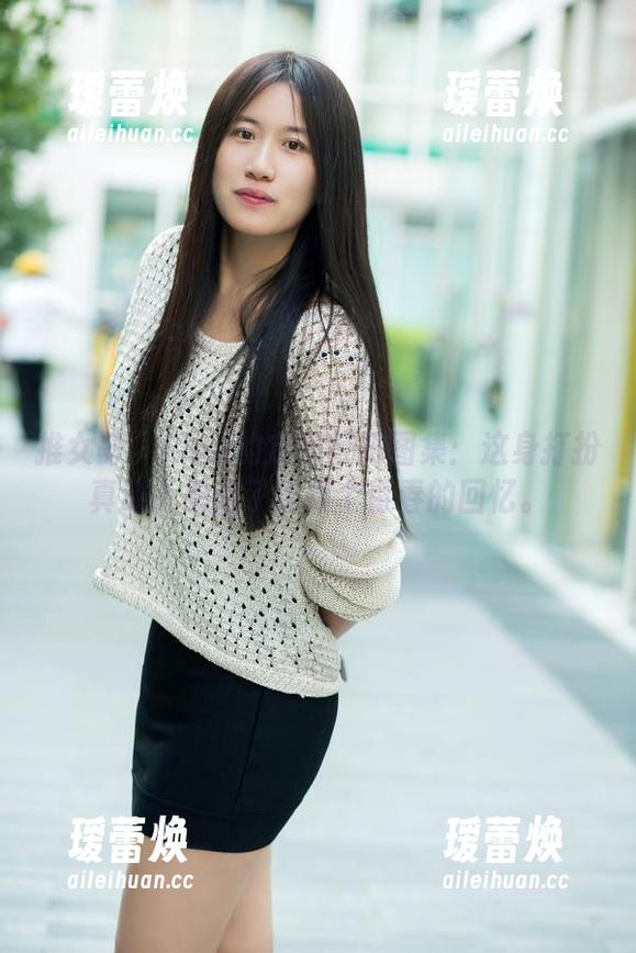 推女郎 - Lina的定制校服图集：这身打扮真让人想起了无数个青春的回忆。