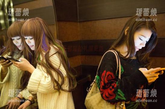 推女郎 - 轻松一刻——王馨瑶的礼服更新，忍不住想给这图片打个赞！