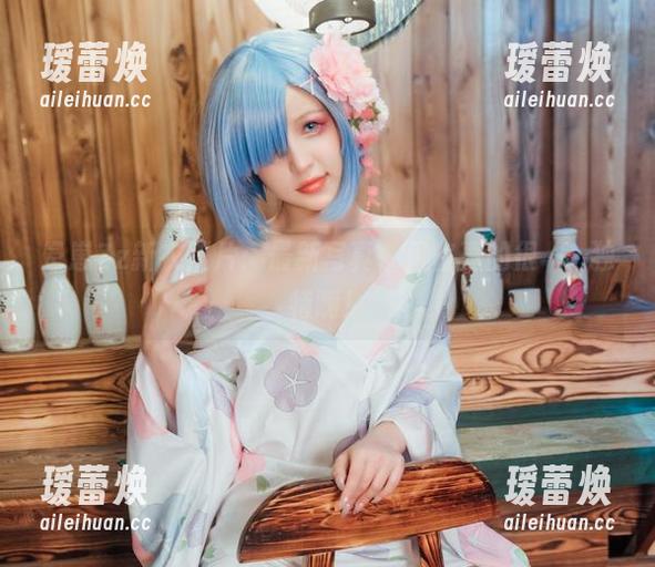 晕崽Zz 晕崽Zz新衣正片:最新写真,风格真的很……独特啊!