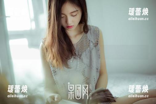果团网-张琳熙 果团网 - 看着图包里的张琳熙,金发碧眼的混血就像精灵一样!