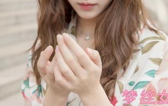 梦丝女神 – 王娇娇最新造型：这个“圣诞”让人咋舌的原图来啦