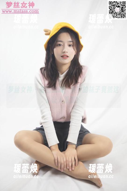 梦丝女神 - 套图揭晓，笑笑的袜子竟然这么让人垂涎！