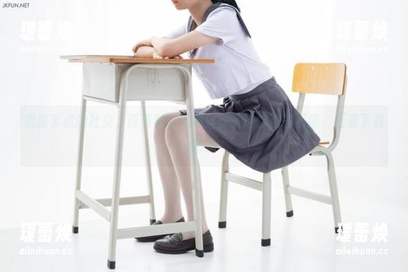 森萝财团 扔掉手机的社交,森萝财团的黑丝妹子让你欲罢不能,赶紧下载图集