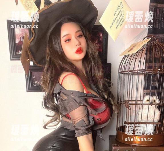 微密圈 - 水蜜桃米米的高清图包：细节都在肉丝吊带的缝隙里！