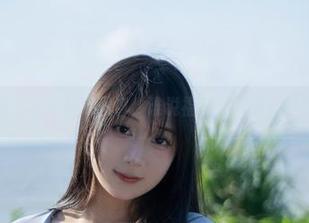 浅安安的吊带图包，谁说福利不能有点趣？